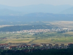 Razlog, z něhož jsme odpoledne vyšli. V popředí hotely okolo golfového hřiště, kde si užívá bulharská smetánka, aniž by viděla věci okolo ...