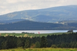 Za Lipnem se zvedá Smrčina.