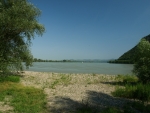 Dunaj u Dömös, asi 25 km jižně od Štúrova 