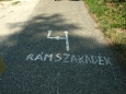 buď to po asfaltce a nebo terénem 