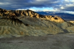 California, Death Valley, Zabriskie Point - východ slunce