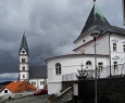Žihobce je malá podhorská obec, která se může pochlubit krásným kostelem a opraveným zámkem z roku 1688, ve kterém je dnes umístěno muzeum Lamberské stezky.Občanské sdružení Lamberská stezka vzniklo spojením obcí Strašín, Žihobce, Žichovice, Nezamyslice a Rabí za účelem propagace památek bývalého panství Lamberků.
