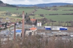 Pohled na závod Solo Sušice.Když v roce 1839 zahájil po návratu z Vídně sušický truhlář Vojtěch Scheinost v primitivní dílničce výrobu prvních zápalek v českých zemích, jistě nečekal jak proslulou tradici založil. Slávu sušických zápalek, jak se tehdy říkalo - sirek. Kvalitní výrobky se rychle prosadily na domácím trhu, ale i v zahraničí. Za několika let se malá dílna změnila ve velký průmyslový podnik a předválečná akciová společnost SOLO už byla světovým pojmem.