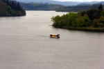 Orlík - pohled na plovoucí houseboat