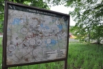 NS Okolím viklanu je přehledně popsána na webových stránkách obce Kadov - http://www.kadov.net/cs/turistika/naucna-stezka-okolim-viklanu/R17-A306/