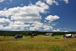 Jizerská oblast tmavé oblohy[editovat]V údolí řeky Jizerky a údolí hraničního úseku Jizery byla vyhlášena tzv. „rezervace tmy“, t. j. oblast tmavé oblohy (polsky Izerski Park Ciemnego Nieba), za účelem informování široké veřejnosti o problematice světelného znečištění. Má popularizovat noční životní prostředí i podpořit turistický ruch. Na čtyřech místech byly umístěny informační tabule s různými tématy o noční obloze a světelném znečištění. V Jizerce dnes není ani veřejné osvětlení. Chráněná oblast tmavé oblohy zaujímá téměř 75 kilometrů čtverečních a spadá do ní i bývalá polská sklářská osada Orle, dnes turistické středisko. Na Jizerce by tak mělo být pouhýma očima vidět kolem 1000 hvězd, ve městech asi 200.