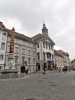 Radnice s fontánou na Mestnim trgu