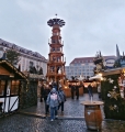 Vánoční kalendář na drážďanském pyramidě (Stufenpyramide)