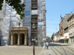 Náměstí v Durlachu a opravovaná radnice