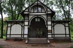  Voda z Rudolfova pramene je vedena i do pavilonů Karolina a Křížový pramen.