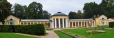 Ferdinandův pavilon klacisitního stylu je přes den volně přístupný, podobně jako další pavilony.
