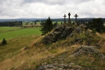 U křížků je rozhledová růžice z leštěného hadce.