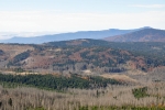 Schachtenhausriegerl (1 168 m n. m.) jsem identifikoval po značném úsilý. V pozadí Falkenstein a Velký Javor (1 456 m n. m.).