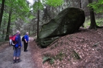 Kámen s věnováním staviteli cesty v Koppelsgrundu.