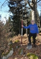 Modrého skřítka jménem Václav jisté již znáte. Objevuje se znenadání na všech vrcholech Česka, které, byť o pouhý metr, převyšují tisícimetrovou hranici.