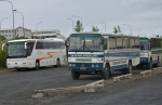Terénní autobusy s vysokou nápravou a zkosenou zádí na překonávání brodů.