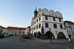 Oblastní muzeum, kde uvidíte historie městi města Litoměřice, spoustu archeologických nálezů i geologický vývoj. Základem je budova gotické radnice, která byla později přestavěna v renesančním slohu. Uvnitř spatříte zajímavé schodiště či dřevem vykládanou zasedací síň.