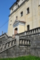 Trojlodní barokní kostel Nanebevzetí Panny Marie patří svoji rozlohou k dominantám města Zlaté Hory. Historie kostela spadá zřejmě již do poloviny 13. století, následné zmínky jsou z let 1339 a 1377. Již tehdy byl kostel vybudován jako gotická trojlodní stavba, která byla v dalších letech upravována. 