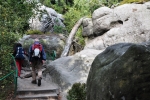 Hejšovina má dva vrcholy, z nichž ten východní je nejvyšším vrcholem Stolových hor (919 m n. m.). Úchvatným skalním městem vede naučná stezka. Projdete se bludištěm mezi skalními věžičkami, i po skalních plošinách s vyhlídkami do dalekého okolí.