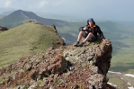 Na vrcholu Aždahak (3597 m) v pohoří Geghamy, Arménie