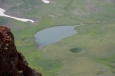 Výhled z vrcholu Aždahak (3597 m) v pohoří Geghamy, Arménie