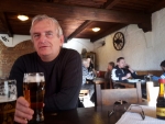 Prodloužení cesty přes hospodu v Municích jsme absolvovali jen díky odměně, která na nás čekala.  Roštěná a pivko bodlo.