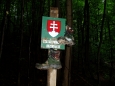 Cestou zkoumáme moji prastarou mapu. Zdá se, že se až tak úplně neshoduje se značkami a jak je vidět, nebyli bychom první, kdo to tady nadobro zabalil.
