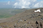 Výhled ze západního vrcholu Aragatsu (cca 4000 m), Arménie