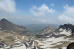 Výhled ze západního vrcholu Aragatsu (cca 4000 m), Arménie