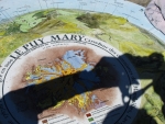 Desky na Puy Mary, na SZ by mohl být vidět Mont Blanc
