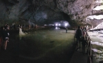 V jeskyni Sçarisoara.