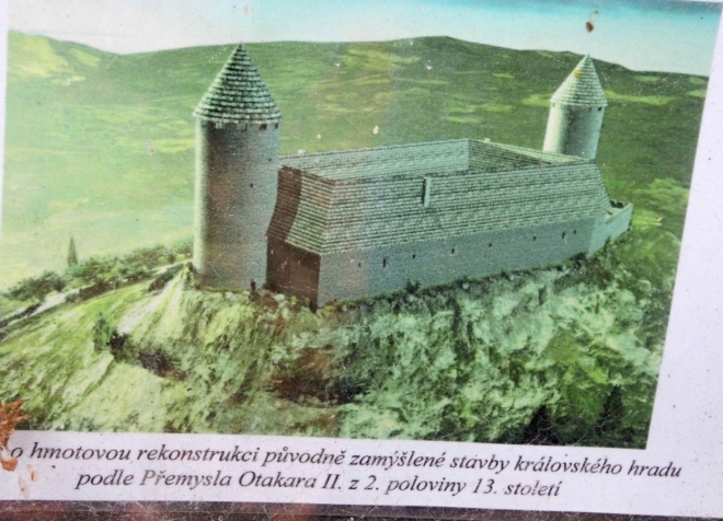 Takto hrad měl vypadat, pokud by byl dokončený. Hrady se však nejen stavěly, ale také vypalovaly a bořily.