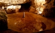 Osamocený stalagmit.
