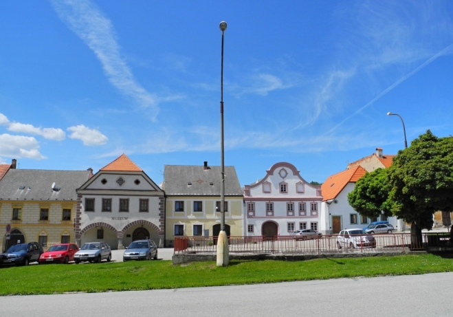 Chvalšiny.