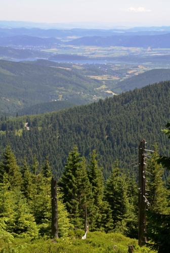 V Polsku se modrá Bukovské jezero.