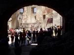 Hrad je dobyt nejen turisty...