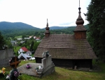Chrám svatého Michala Archanděla v Inovci je dřevěný řeckokatolický chrám v obci Inovce v nejvýchodnější části Slovenska v okrese Sobrance. Je to jedna z nejmenších dřevěných cerkví na Slovensku. Byl postaven v první třetině 19. století a svými rozměry postačil potřebám málo lidnaté obce. Součástí areálu je dřevěná zvonice s jednoduchou, v horní části otevřenou sloupkovou konstrukcí, na svahu za chrámem leží hřbitov a celý areál dotvářejí mohutné lípy.Zdroj: Wikipedia
