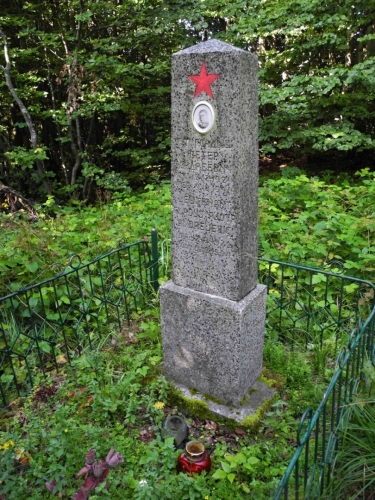 Válka se vyřádila především v průsmyku Dukla, ale oběti jsou i zde.