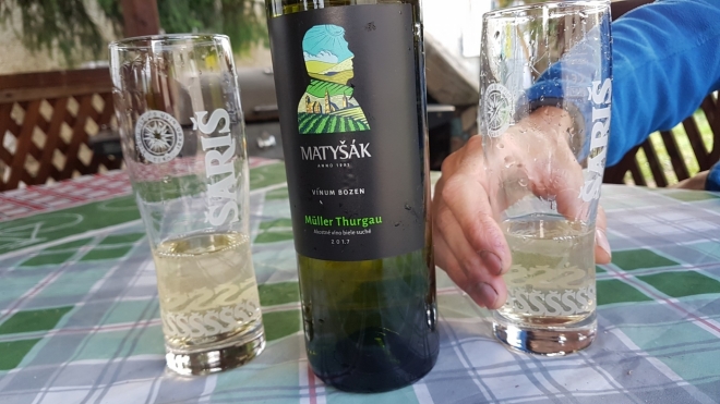 Zapíjíme další vydařený den.