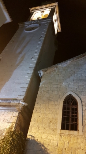 Kostel St. Jean Baptist.