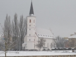 Kostel sv. Markéty (směr od hradu) v zimě