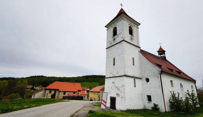 Kostel v Polné na Šumavě. 