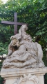 Pozdně barokní sousoší piety. 