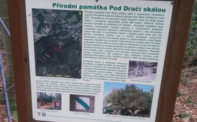Informační cedule u PP Pod Dračí i skálou. 
