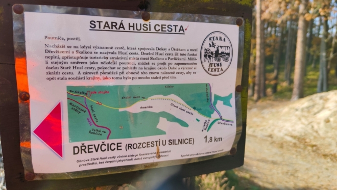 Starou Husí stezkou nejedu, padá dolů příliš rychle. 