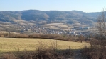 Bratřejov s hřebenem vrcholu Kláštova.