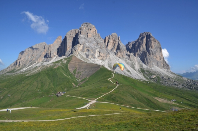 Paragliding u Sassolunga. 