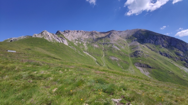 Nedaleko Predazza nás dvě lanovky vyvezou nad údolí Valbona k Passo Feudo.
