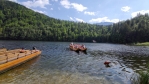 Výletní loďky vás na Toplitzsee odvezou až pod vodopády, které z břehu vidět nejsou. 