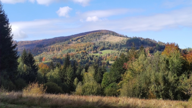 Tisícovka Ostrý (1 044 m n. m.). 
